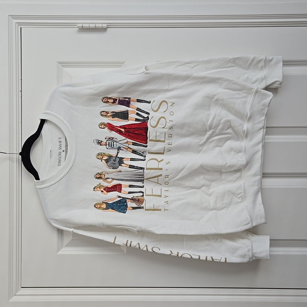 Taylor Swift White Fearless Graphic Sweater